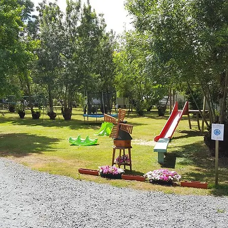 Campsite Camping L'ilot Des Marais Le Langon